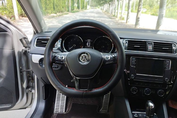 Used Volkswagen Sagitar 2018 280TSI DSG Comfort Model Steering Wheel