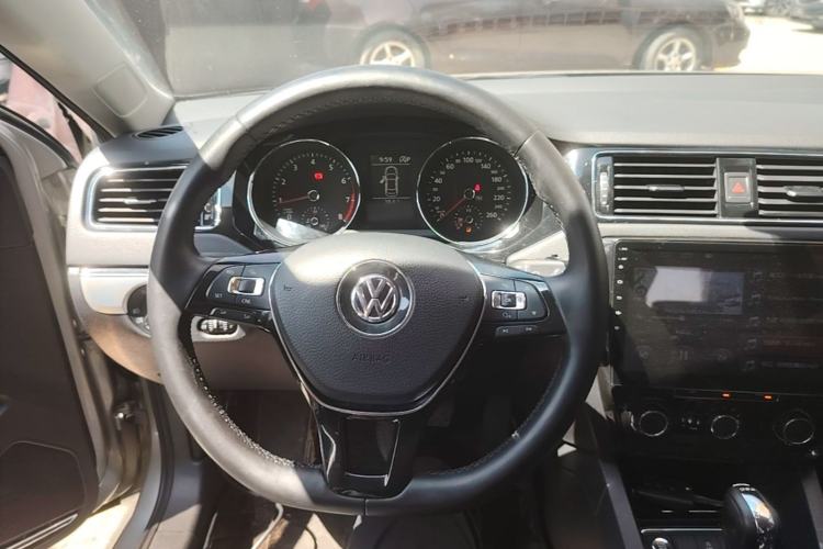 Used Volkswagen Sagitar 2018 280TSI DSG Comfort Model Steering Wheel