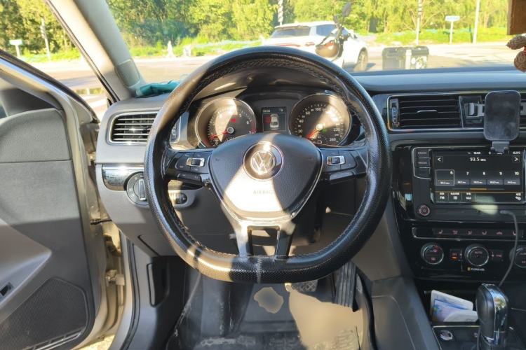 Used Volkswagen Sagitar 2018 280TSI DSG Luxury Model Steering Wheel