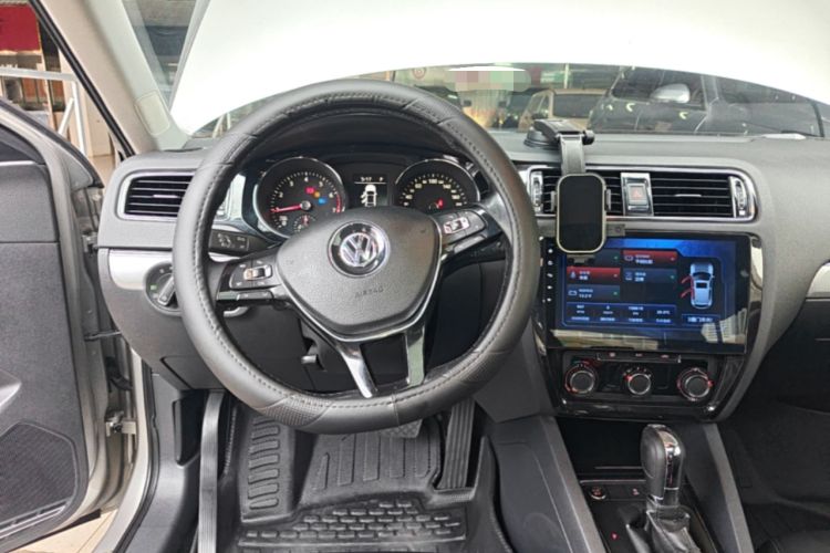 Used Volkswagen Sagitar 2018 280TSI DSG Comfort Model Steering Wheel