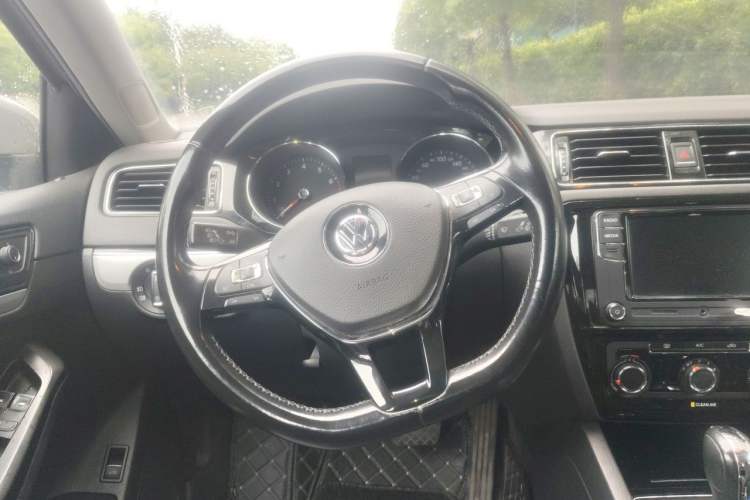 Used Volkswagen Sagitar 2018 1.6L Automatic Comfort Model Steering Wheel