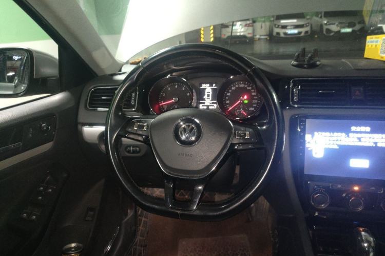 Used Volkswagen Sagitar 2018 280TSI DSG Ignite Edition Steering Wheel