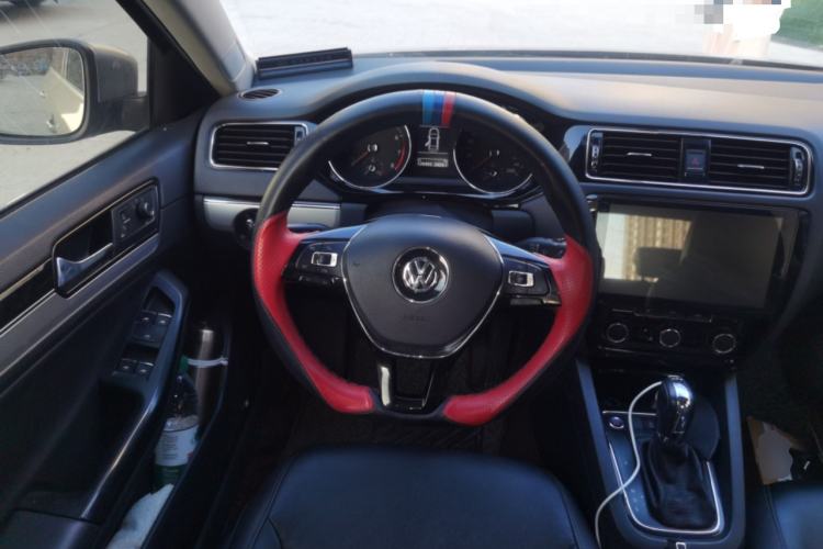 Used Volkswagen Sagitar 2018 280TSI DSG Ignite Edition Steering Wheel