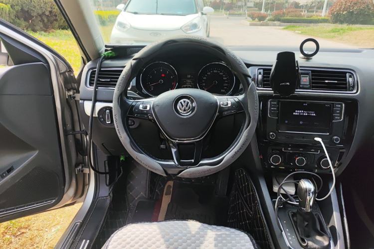 Used Volkswagen Sagitar 2018 1.6L Automatic Comfort Model Steering Wheel