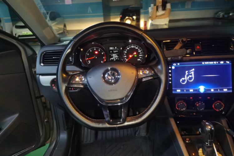 Used Volkswagen Sagitar 2018 1.6L Automatic Comfort Model Steering Wheel