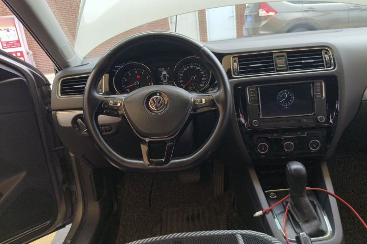 Used Volkswagen Sagitar 2018 180TSI DSG Prestige Edition Steering Wheel