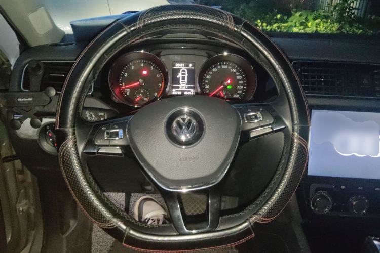 Used Volkswagen Sagitar 2018 280TSI DSG Ignite Edition Steering Wheel