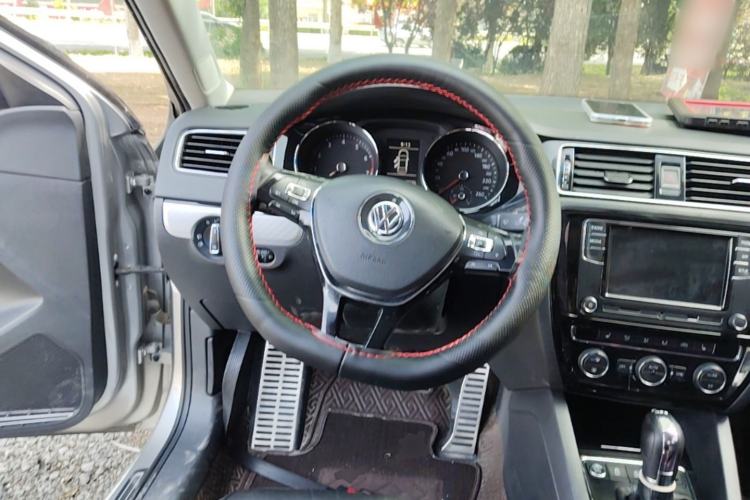 Used Volkswagen Sagitar 2018 280TSI DSG Luxury Model Steering Wheel