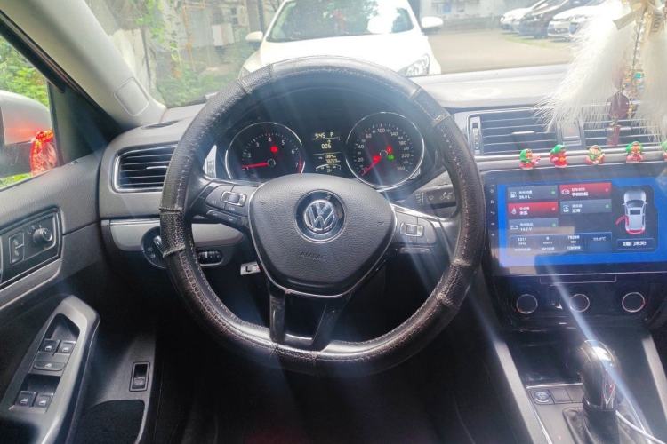 Used Volkswagen Sagitar 2018 1.6L Automatic Comfort Model Steering Wheel