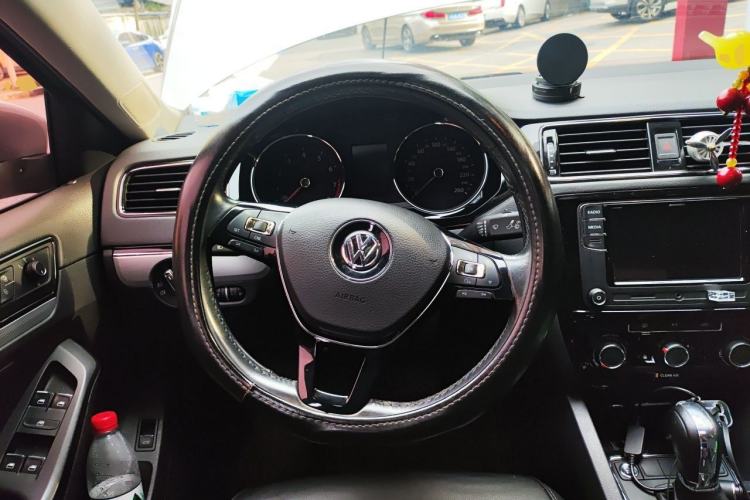 Used Volkswagen Sagitar 2018 1.6L Automatic Comfort Model Steering Wheel