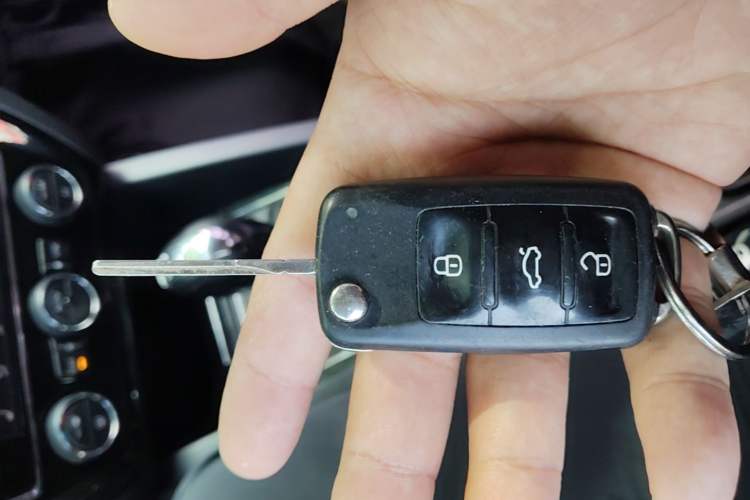 Used Volkswagen Sagitar 2018 280TSI DSG Luxury Model Vehicle Key