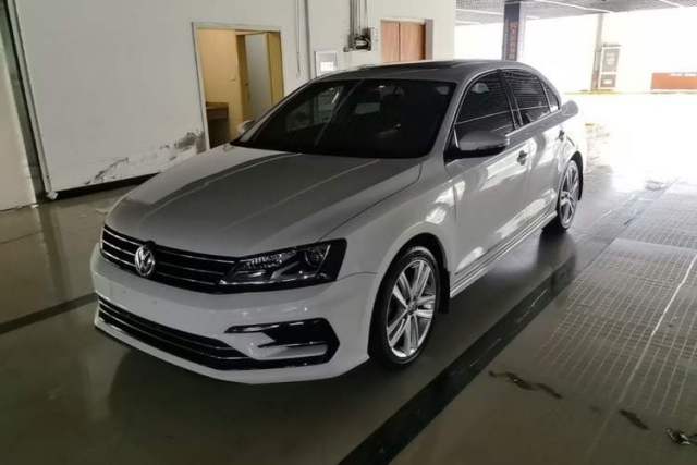 Ojetý Volkswagen Sagitar 2018 280TSI DSG Ignite Edition