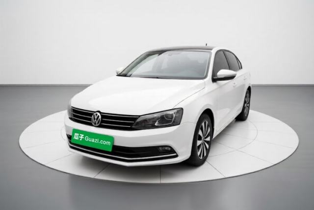 Ojetý Volkswagen Sagitar 2018 180TSI DSG Prestige Edition