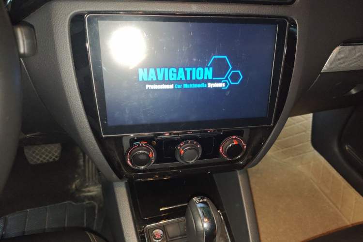 Used Volkswagen Sagitar 2018 280TSI DSG Ignite Edition Audio And AC Panel
