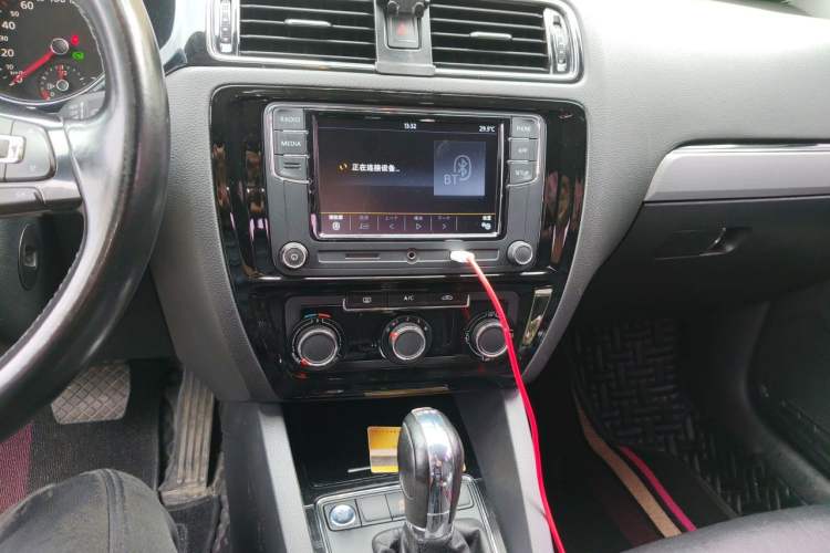 Used Volkswagen Sagitar 2018 280TSI DSG Ignite Edition Audio And AC Panel