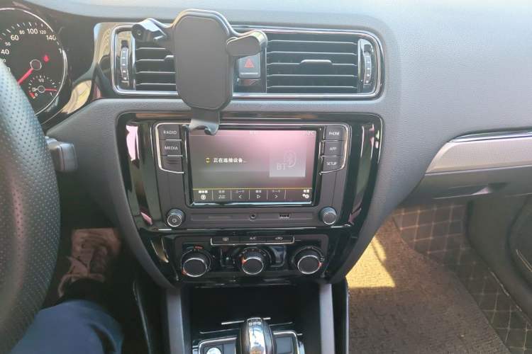 Used Volkswagen Sagitar 2018 280TSI DSG Comfort Model Audio And AC Panel