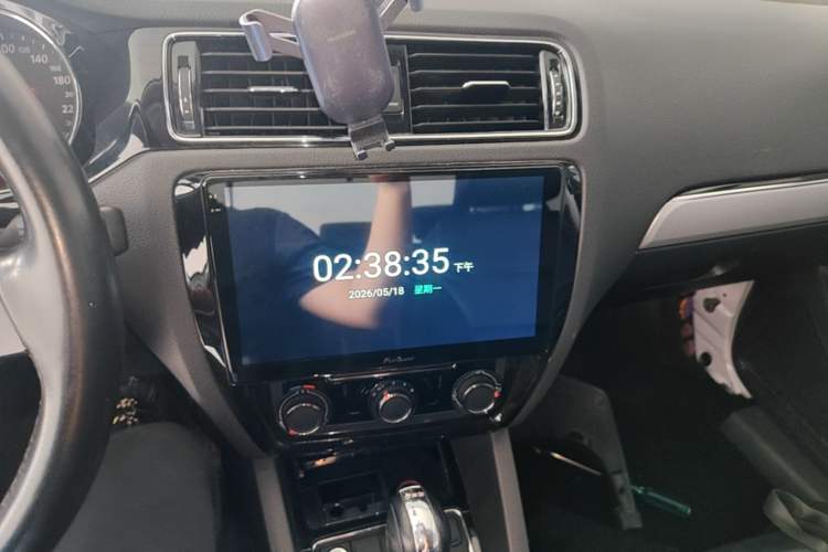 Used Volkswagen Sagitar 2018 280TSI DSG Comfort Model Audio And AC Panel