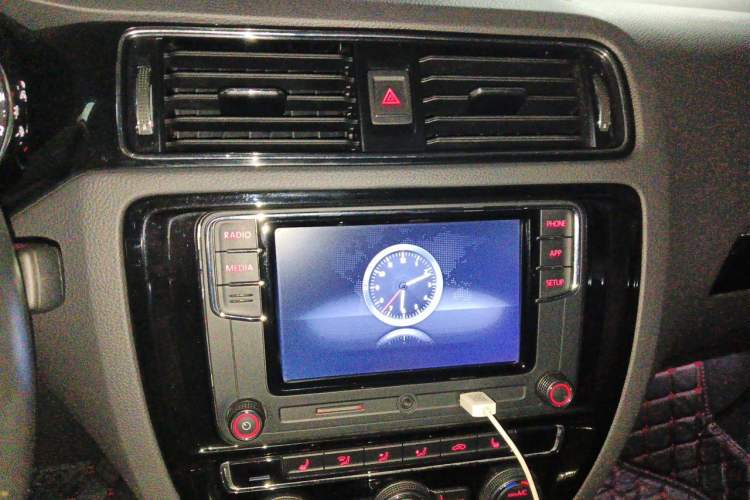 Used Volkswagen Sagitar 2018 280TSI DSG Luxury Model Audio And AC Panel