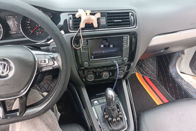 Used Volkswagen Sagitar 2018 280TSI DSG Ignite Edition Audio And AC Panel