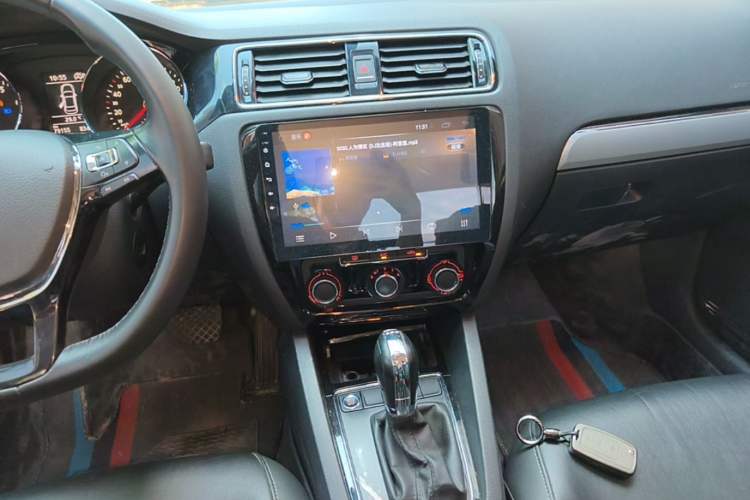Used Volkswagen Sagitar 2018 280TSI DSG Ignite Edition Audio And AC Panel