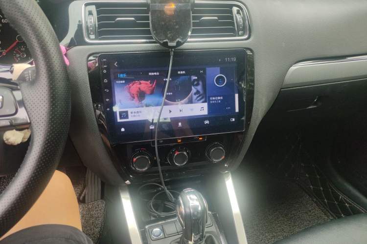 Used Volkswagen Sagitar 2018 280TSI DSG Comfort Model Audio And AC Panel