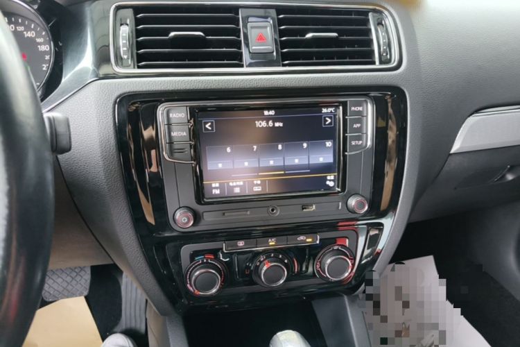 Used Volkswagen Sagitar 2018 280TSI DSG Ignite Edition Audio And AC Panel