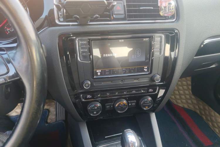 Used Volkswagen Sagitar 2018 280TSI DSG Luxury Model Audio And AC Panel