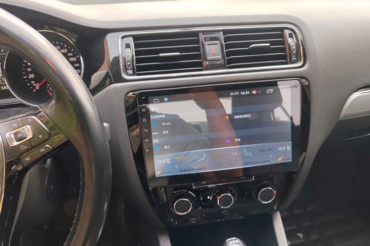 Used Volkswagen Sagitar 2018 280TSI DSG Comfort Model Audio And AC Panel