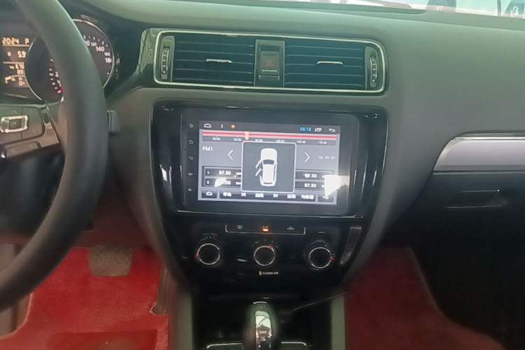 Used Volkswagen Sagitar 2018 1.6L Automatic Comfort Model Audio And AC Panel