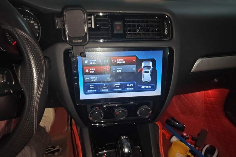 Used Volkswagen Sagitar 2018 280TSI DSG Ignite Edition Audio And AC Panel