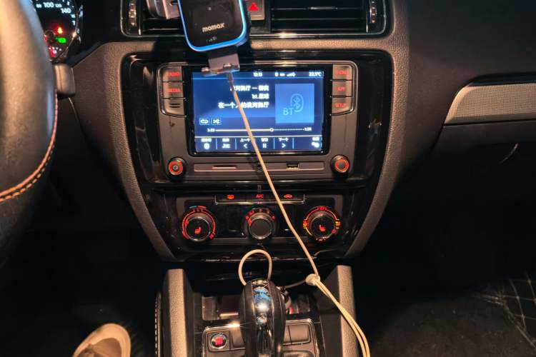 Used Volkswagen Sagitar 2018 180TSI DSG Prestige Edition Audio And AC Panel