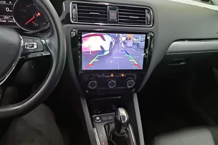 Used Volkswagen Sagitar 2018 280TSI DSG Comfort Model Audio And AC Panel