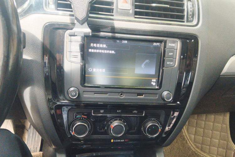 Used Volkswagen Sagitar 2018 280TSI DSG Comfort Model Audio And AC Panel
