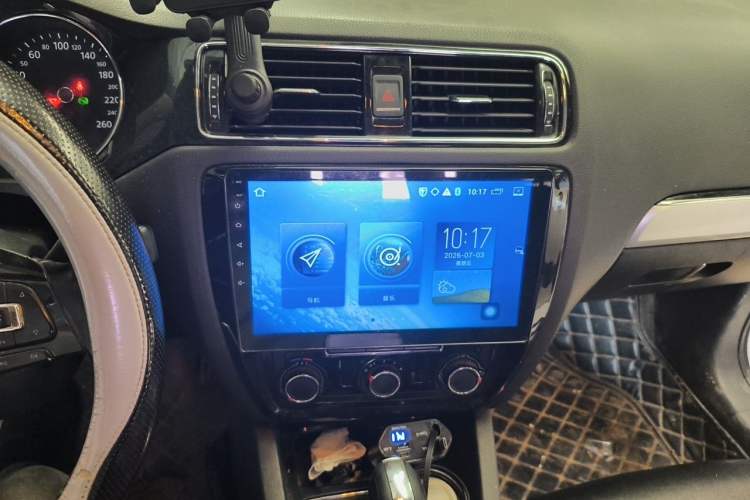 Used Volkswagen Sagitar 2018 1.6L Automatic Comfort Model Audio And AC Panel