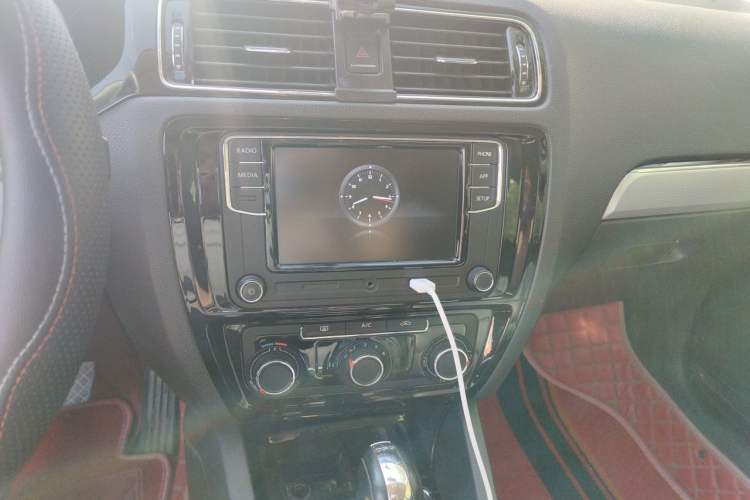 Used Volkswagen Sagitar 2018 280TSI DSG Ignite Edition Audio And AC Panel