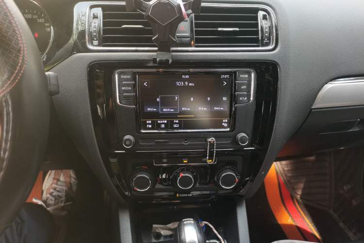 Used Volkswagen Sagitar 2018 280TSI DSG Comfort Model Audio And AC Panel