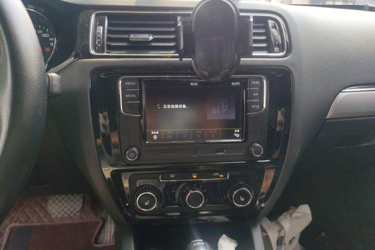 Used Volkswagen Sagitar 2018 180TSI DSG Prestige Edition Audio And AC Panel