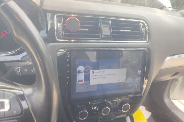 Used Volkswagen Sagitar 2018 1.6L Automatic Comfort Model Audio And AC Panel