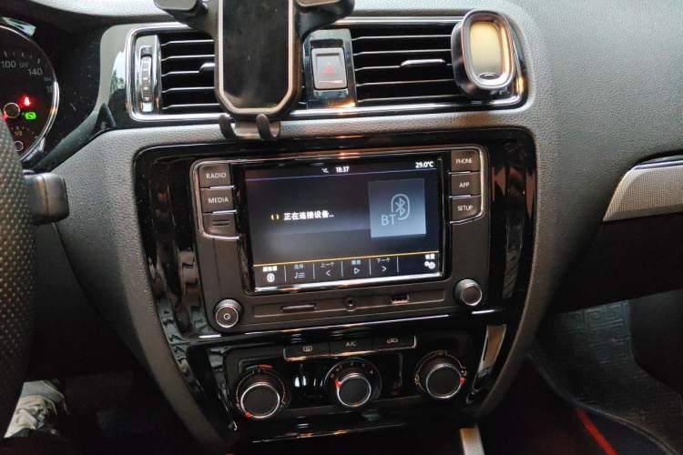 Used Volkswagen Sagitar 2018 280TSI DSG Ignite Edition Audio And AC Panel