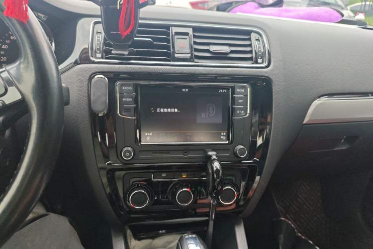 Used Volkswagen Sagitar 2018 280TSI DSG Comfort Model Audio And AC Panel