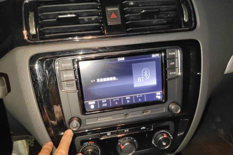 Used Volkswagen Sagitar 2018 180TSI DSG Prestige Edition Audio And AC Panel