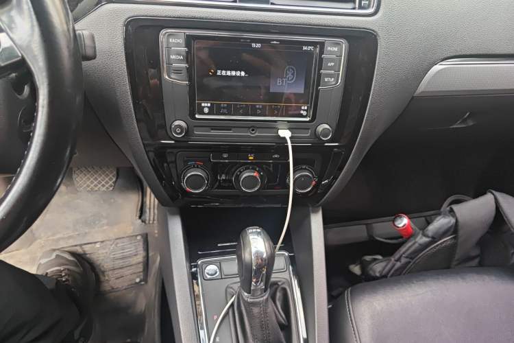 Used Volkswagen Sagitar 2018 280TSI DSG Comfort Model Audio And AC Panel