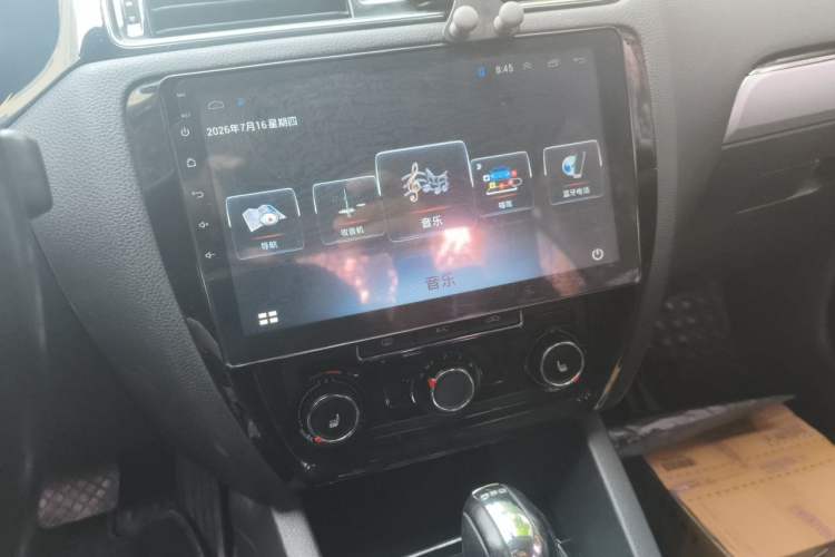Used Volkswagen Sagitar 2018 180TSI DSG Prestige Edition Audio And AC Panel