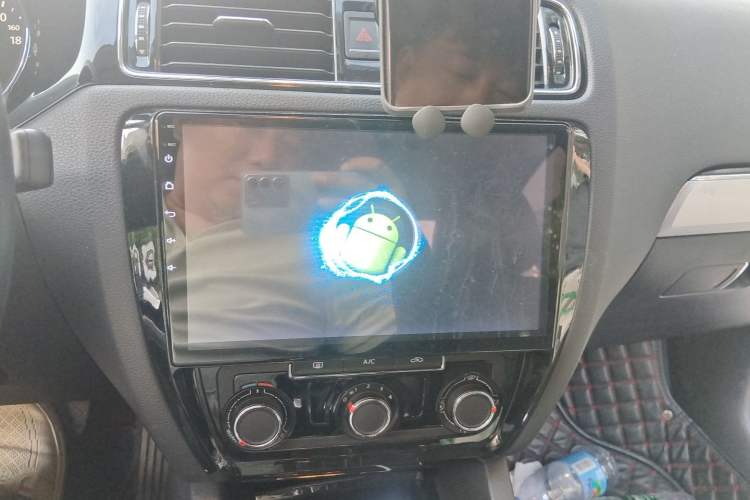 Used Volkswagen Sagitar 2018 280TSI DSG Ignite Edition Audio And AC Panel
