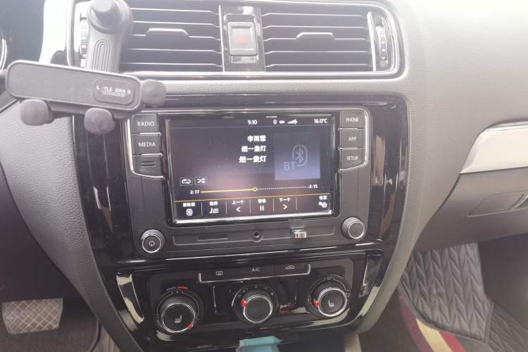 Used Volkswagen Sagitar 2018 280TSI DSG Ignite Edition Audio And AC Panel