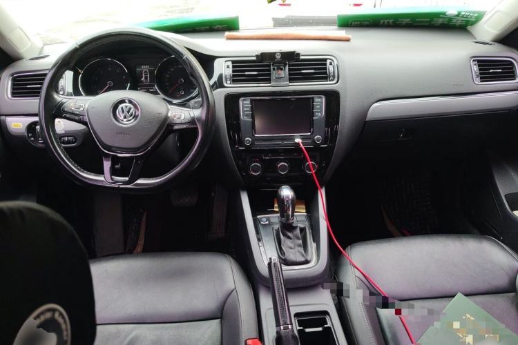 Used Volkswagen Sagitar 2018 280TSI DSG Ignite Edition Center Console