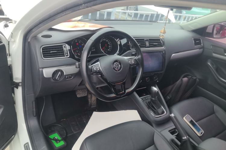 Used Volkswagen Sagitar 2018 280TSI DSG Ignite Edition Center Console