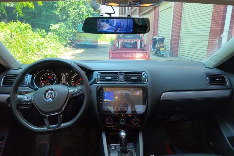 Used Volkswagen Sagitar 2018 280TSI DSG Ignite Edition Center Console