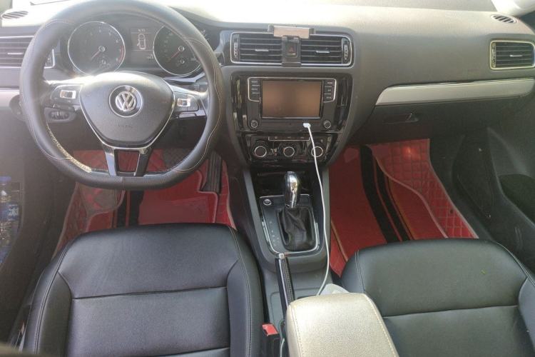 Used Volkswagen Sagitar 2018 280TSI DSG Ignite Edition Center Console