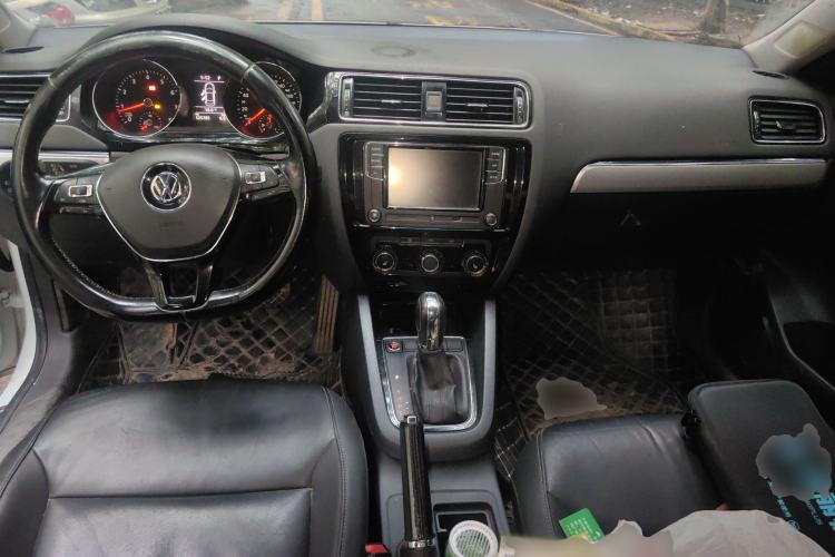 Used Volkswagen Sagitar 2018 180TSI DSG Prestige Edition Center Console